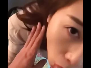 手机里收藏高颜值极品御姐范高冷白领，口交 内射，玩逼，扣屁眼，看不出来吧，她平时可文静了