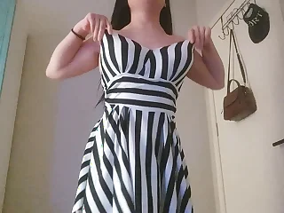 公寓楼嫖娼微胖妹子,她的毒龙服务很认真很舒服